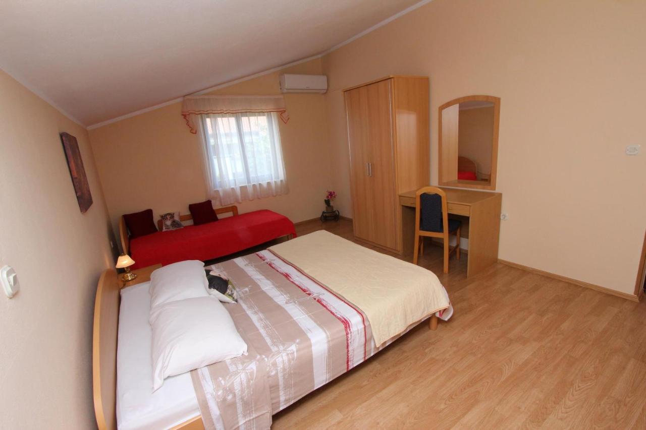 Rooms And Apartments Dino Rovinj Exterior photo