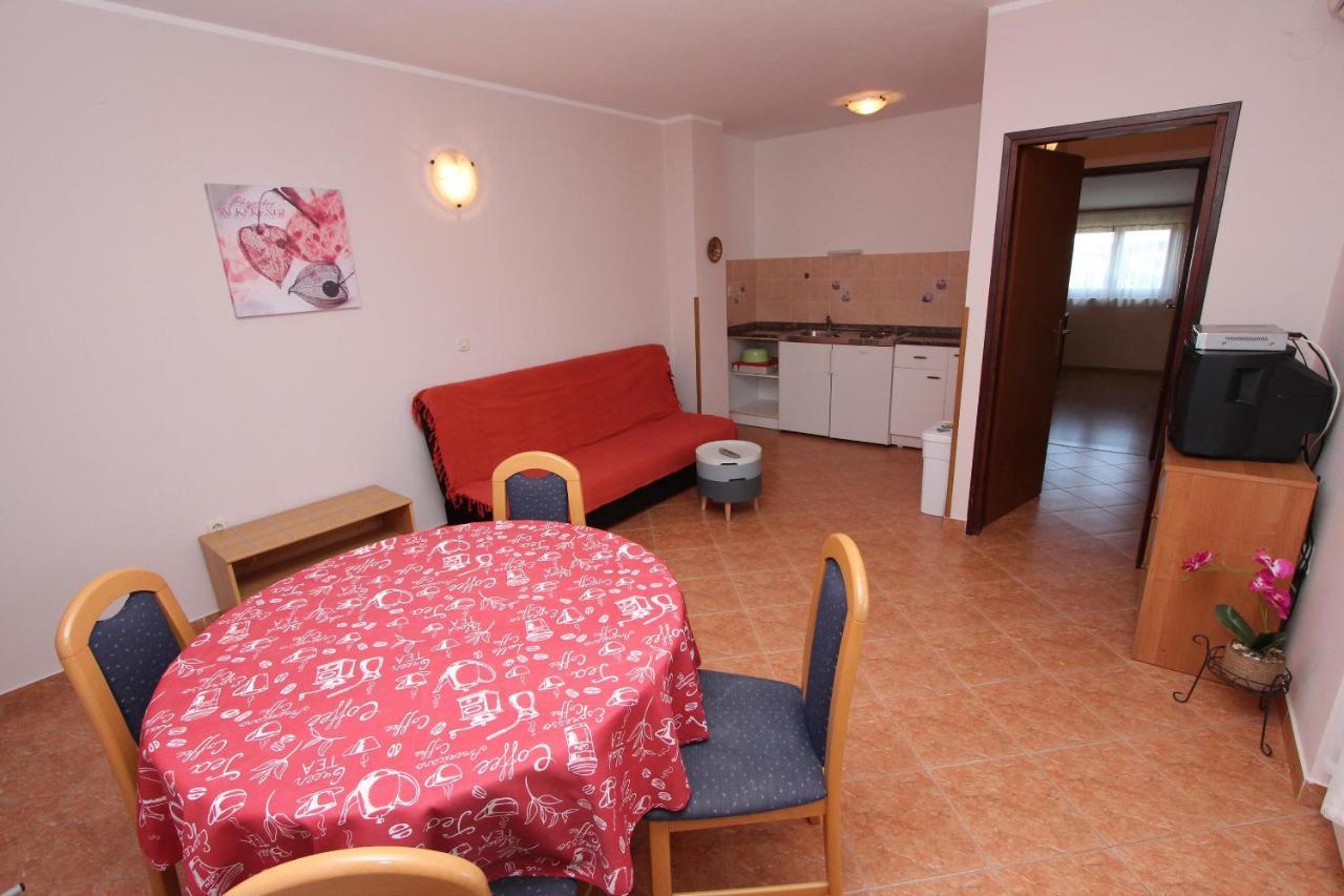 Rooms And Apartments Dino Rovinj Exterior photo