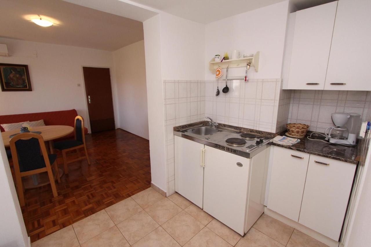 Rooms And Apartments Dino Rovinj Exterior photo